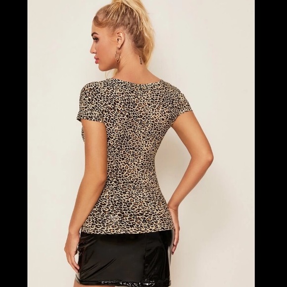 Shein// sexy leopard fitted tee size xs - Picture 3 of 5